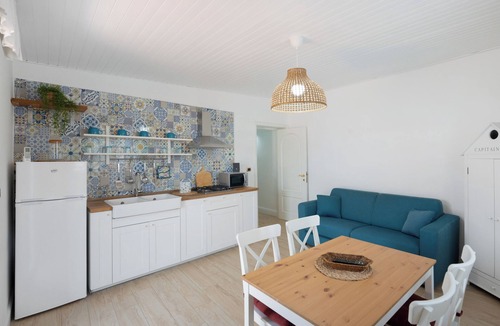 Castellammare di Stabia Apartment | Apartment 'Summer' with Private Terrace, Wi-Fi and Air Conditioning