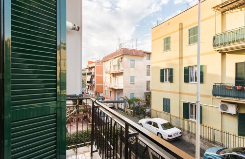 Zona XII Torre Spaccata Apartment | Apartment 'Amars House' with Balcony, Wi-Fi and Air Conditioning
