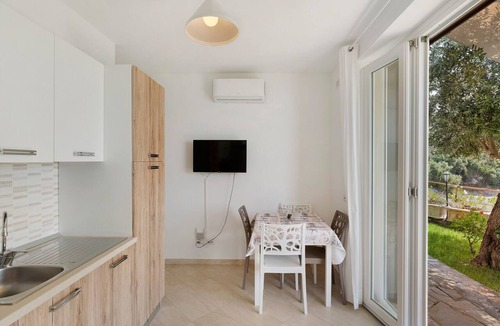Casal Velino Apartment | Apartment 'Arancione' with Sea View, Wi-Fi and Air Conditioning