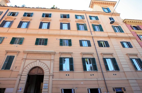 Monti Apartment | Apartment Art Galery betwin Coliseum and St. John Basilica last minute Oct/Nov