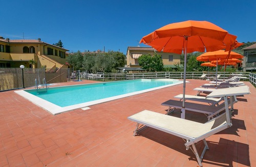 Suvereto Apartment | Apartment 'Bilocale Correggiolo' with Terrace, Shared Pool & Wi-Fi