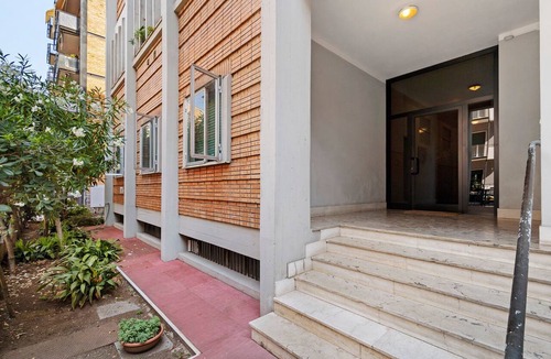 San Zeno Apartment | Apartment 'Casa Dei Navigatori' with Balcony, Wi-Fi and Air Conditioning