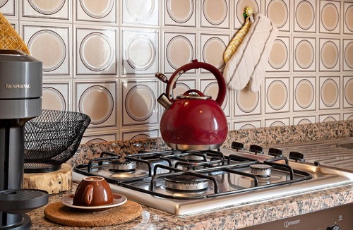 Castello Tesino Apartment | Apartment 'Casa Heidi' with Mountain View, Shared Garden and Wi-Fi