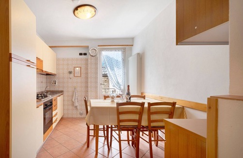 Castello Tesino Apartment | Apartment 'Casa Heidi' with Mountain View, Shared Garden and Wi-Fi