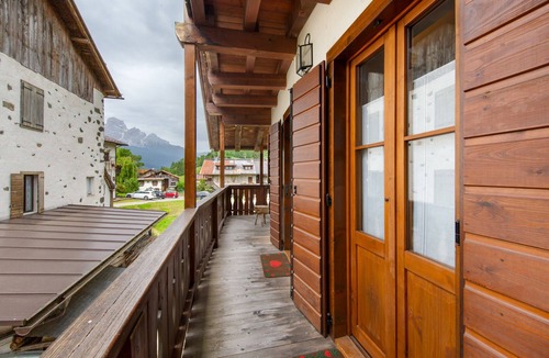 Vodo Cadore Apartment | Apartment 'Casa San Giovanni 1 A Vinigo' with Mountain View, Private Terrace and Wi-Fi