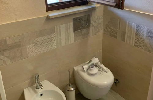 Radicofani Apartment | Apartment "Casetta Il Glicine" with Shared Pool & A/C