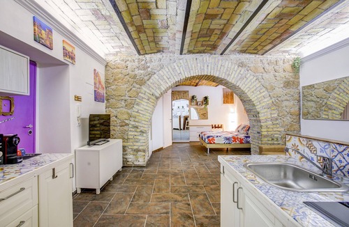 Pigneto Apartment | Apartment 'Delightful Pigneto' with Wi-Fi and Air Conditioning