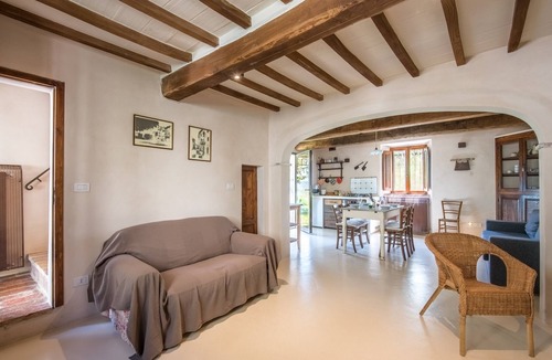 Castiglione d'Orcia Apartment | Apartment "Gemma Verde-Tavoleto" with Mountain View, Garden and Wi-Fi