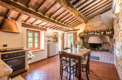 Castiglione d'Orcia Apartment | Apartment "Gemma Bianca-Tavoleto" with Mountain View, Garden and Wi-Fi