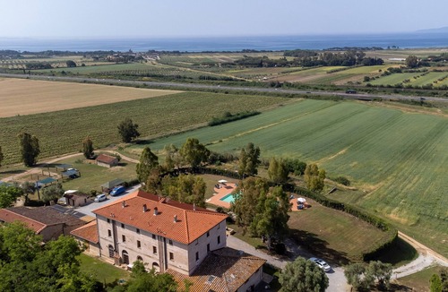 Riotorto Apartment | Apartment Giglio with Sea View, Pool, Wi-Fi, A/C & Garden