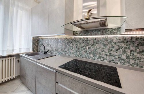 Bardolino Apartment | Apartment 'Home Sweet Dream' with Mountain View, Wi-Fi and Air Conditioning
