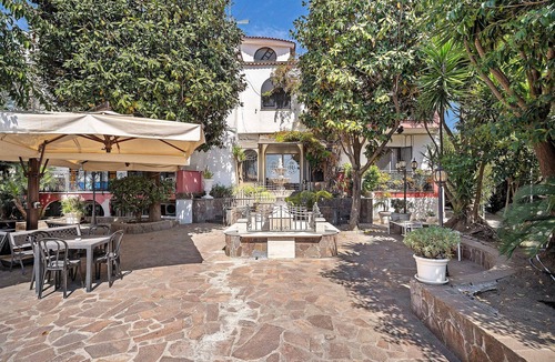 Torre Annunziata Apartment | Apartment Hotel H Pompeii Ruiins - Standard Triple Room 7
