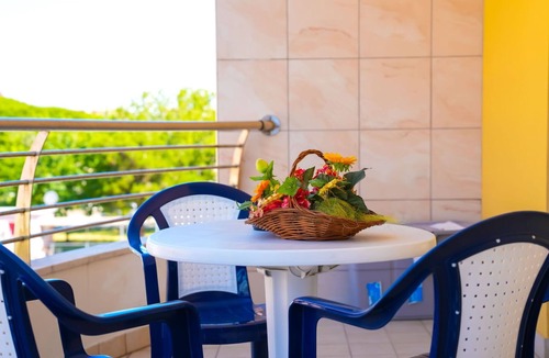 Villa Rosa Apartment | Apartment in Alba Adriatica with 2 bedrooms sleeps 6