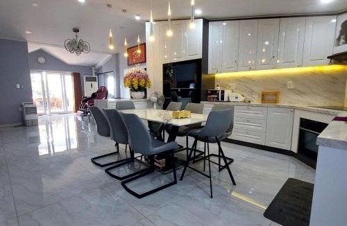Tan Thuan Dong Apartment | Apartment in District 7 - 200m2