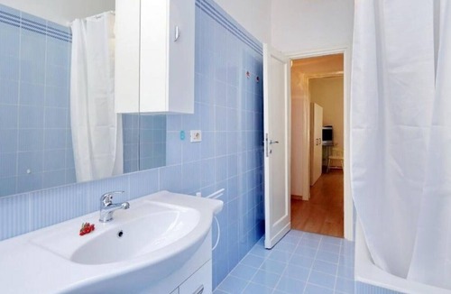 Gianicolense Apartment | Apartment in Rome with 2 bedrooms sleeps 4