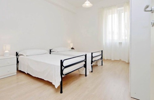 Gianicolense Apartment | Apartment in Rome with 2 bedrooms sleeps 4