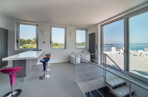 Marta Apartment | Apartment in stately villa with direct access to Lake Bolsena