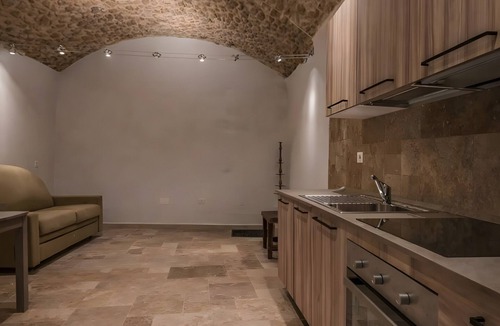 SantʼAgata di Puglia Apartment | Apartment 'Tena - Arco Pronti' with Mountain View, Wi-Fi and Air Conditioning