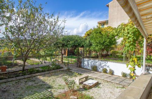 Fabrica di Roma Apartment | Apartment Kiwi e L'uva - Tuscia by Interhome