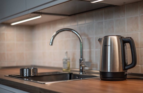Bagni San Filippo Apartment | Apartment 'La Balena Rosa' with Private Terrace and Wi-Fi