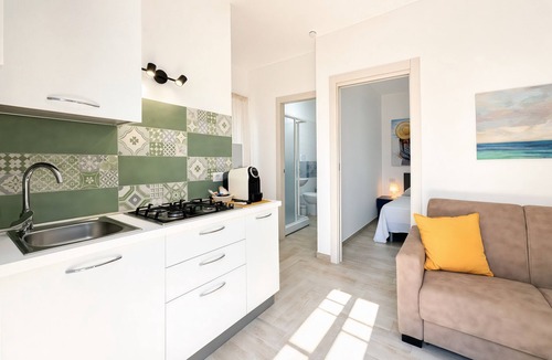 Mattinata Apartment | Apartment 'Le Case Di Chri' with Wi-Fi and Air Conditioning