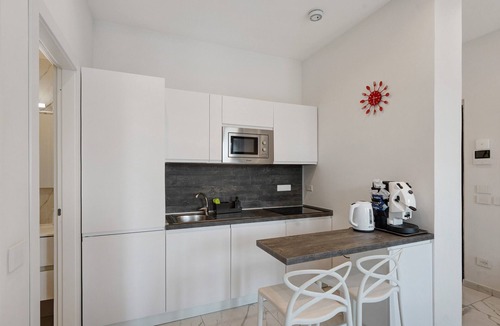 San Ferdinando Apartment | Apartment 'Luxury - Zona Lungomare' with Balcony, Wi-Fi and Air Conditioning