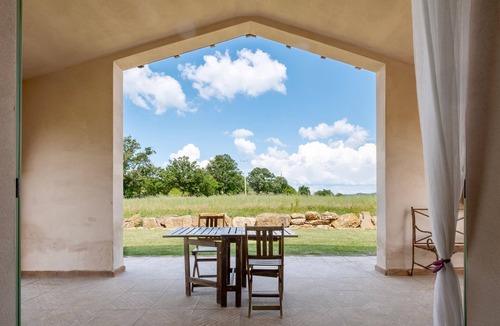 Manciano Apartment | Apartment 'Malva' with Shared Pool, Wi-Fi, and Air Conditioning