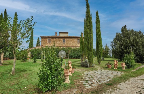 Torrita di Siena Apartment | Apartment on the first floor with a view of the village