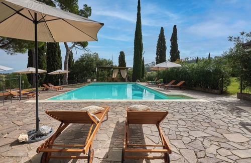 Torrita di Siena Apartment | Apartment on the first floor with a view of the village