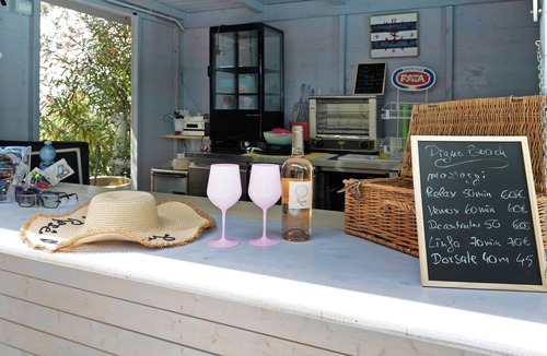 Affi Apartment | Apartment 'Ortensia' with Shared Pool, Shared Garden and Air Conditioning