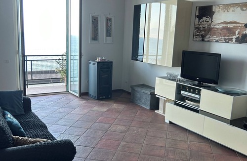 Posillipo House | Apartment overlooking the entire Gulf of Naples.