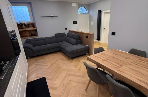 Settecamini Apartment | Apartment 'Relax House' with Private Garden, Wi-Fi and Air Conditioning