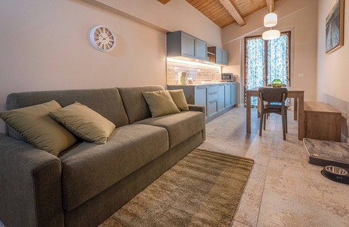 Molino Ciccolini Apartment | Apartment Villa Mei II