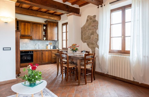 Torrita di Siena Apartment | Apartment 'Villa Tiberini 5' with Panoramic View, Shared Pool, and Wi-Fi