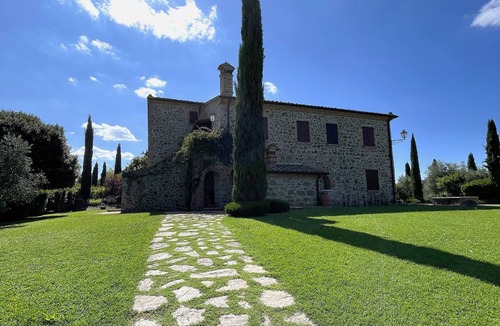 Torrita di Siena Apartment | Apartment 'Villa Tiberini 1' with Panoramic View, Shared Pool and Wi-Fi