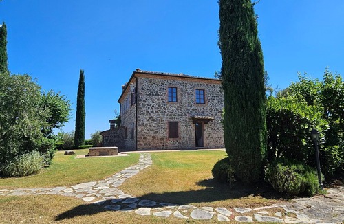 Torrita di Siena Apartment | Apartment 'Villa Tiberini 1' with Panoramic View, Shared Pool and Wi-Fi
