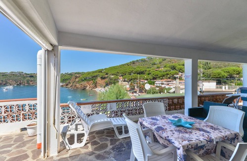 Innamorata Apartment | Apartment 'Villa Oda - Monolocale Sul Mare' with Sea View, Wi-Fi and Air Conditioning