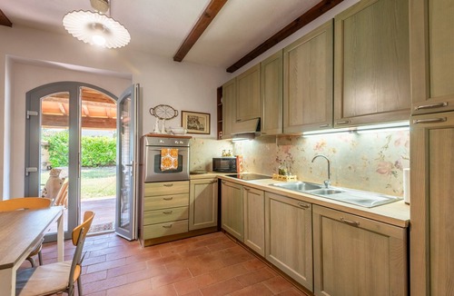 San Gimignano House | Apartment 'Volpe' with Private Pool, Wi-Fi and Air Conditioning