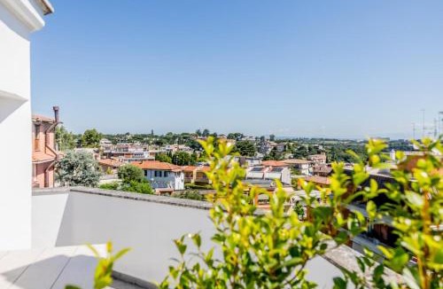Cassia Apartment | Apartment with a view near Ospedale St Pietro