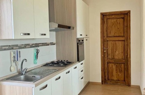 Alanno House | Apartment with garden