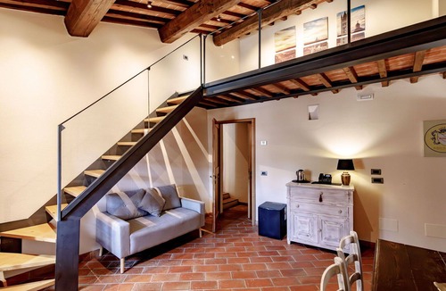 Monteriggioni House | Apartment with sauna, WIFI, A/C, hot tub, private pool, TV, patio, panoramic view, close to Siena
