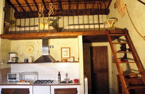 Monteleone d'Orvieto Apartment | Appartamento Il Fienile Del Sole