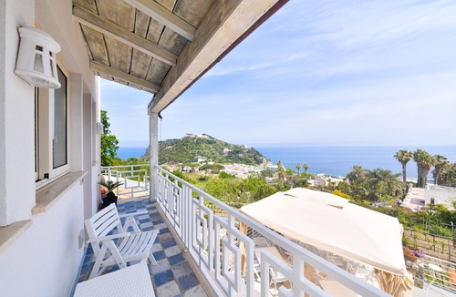 Lacco Ameno House | Appartamento con Balcone - Belgodere Apartments