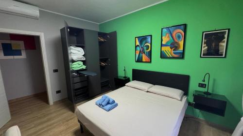 Rome Province Apartment | Appartamento moderno Tor Vergata WiFi parcheggio Metro A & C