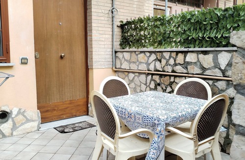 Torre Angela Apartment | Appartment for small family with king bed, in Rome city, near metro station