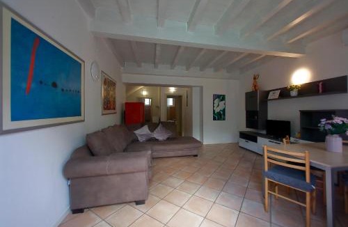 Lonato del Garda Apartment | Apt 6 Borgo Lago di Garda