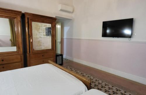 Historical Center Hotel | Art house Venusio luxury home