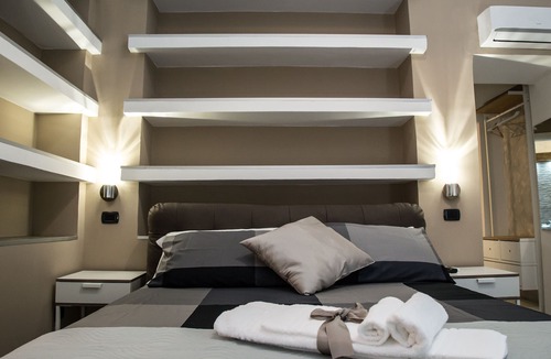 Historical Downtown Salerno Bed & Breakfast | Art in B & B Picasso