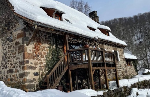 Vic-sur-Cere House | Authentic, family-run Auvergne house in a unique setting.