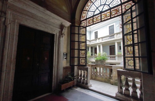 Rione VII Regola Apartment | Authentic roman elegance in Campo dei Fiori